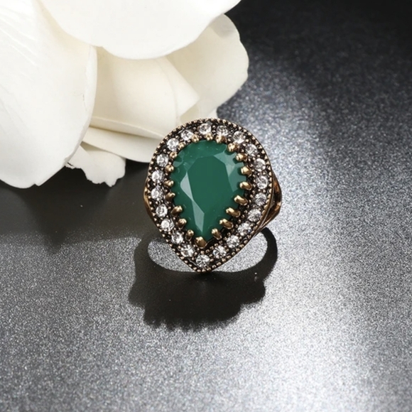 Turkish Vintage Looking Exaggerated Ring for Women, Hürrem Sultan Ring, Ottoman, - Picture 3 of 6